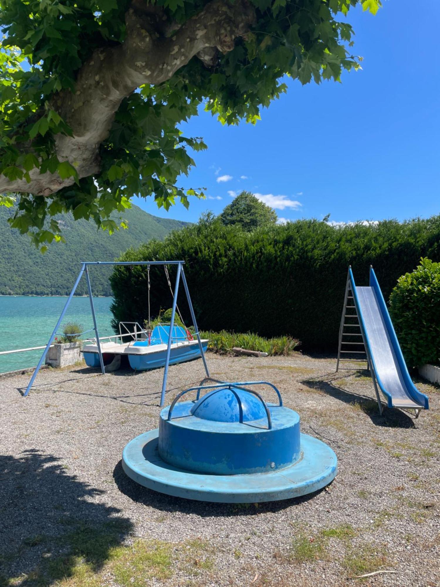 Rare 2 Bedroom With Private Beach On Lake Annecy Doussard Exterior foto